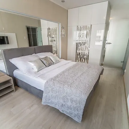 One More Night Apartament *